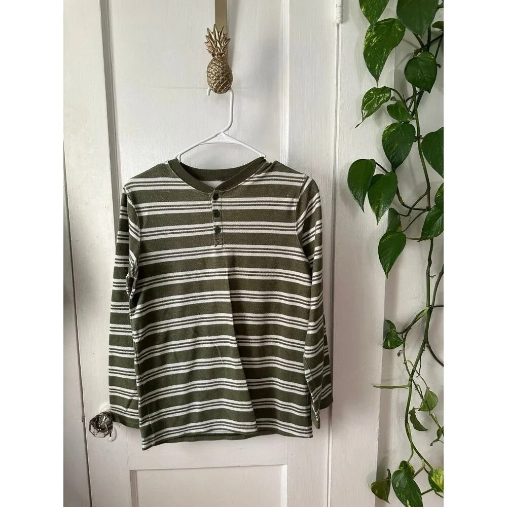 Cherokee women’s size large striped shirt